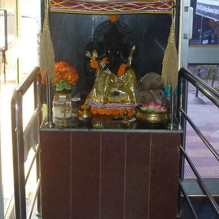 Hotel Nirmal Inn Bhubaneswar Exteriör bild