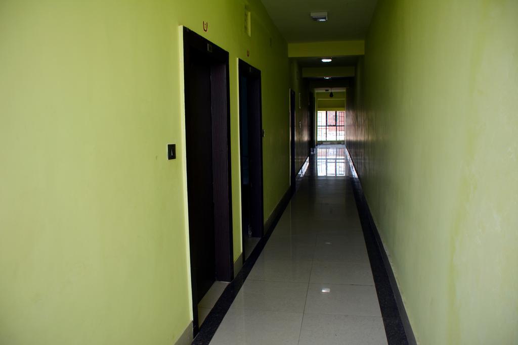 Hotel Nirmal Inn Bhubaneswar Rum bild