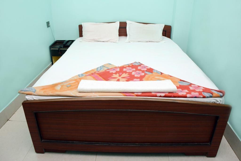 Hotel Nirmal Inn Bhubaneswar Rum bild