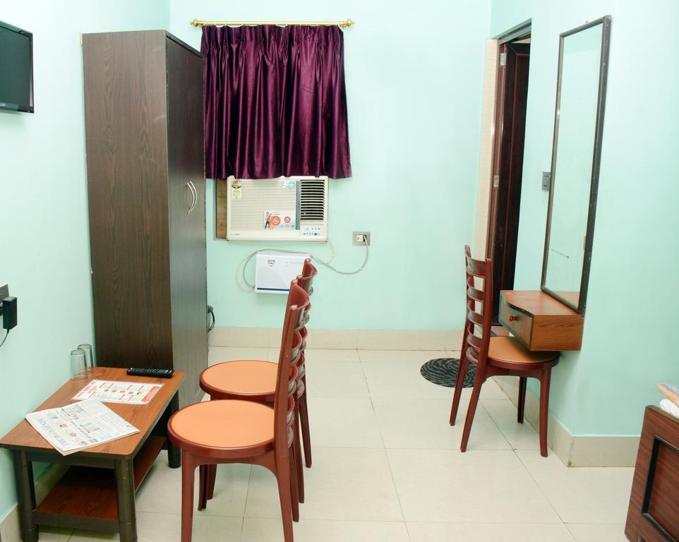 Hotel Nirmal Inn Bhubaneswar Rum bild