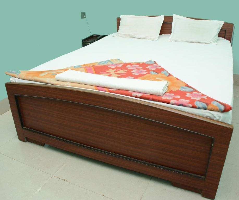 Hotel Nirmal Inn Bhubaneswar Rum bild