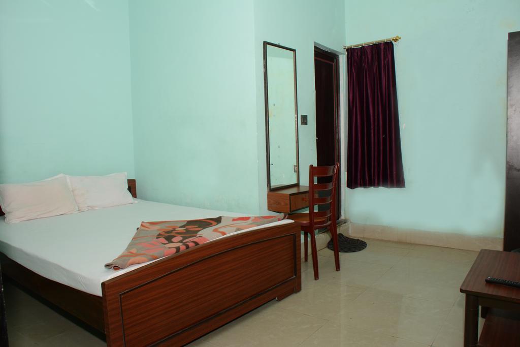 Hotel Nirmal Inn Bhubaneswar Rum bild
